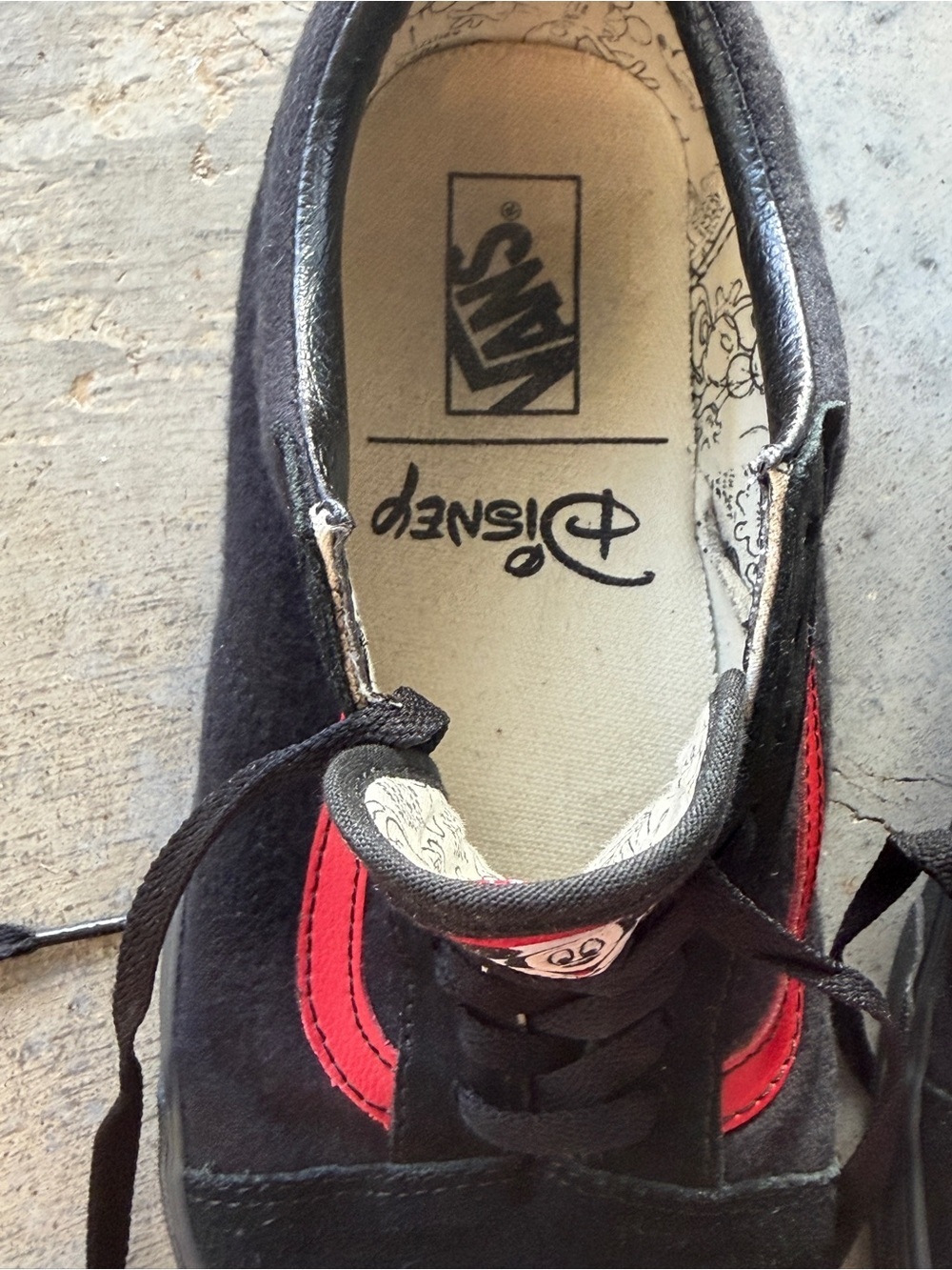 Vans Disney Mickey Mouse Club Old Skool Black Red Suede Sneakers Men’s 10.5 - Picture 5 of 12